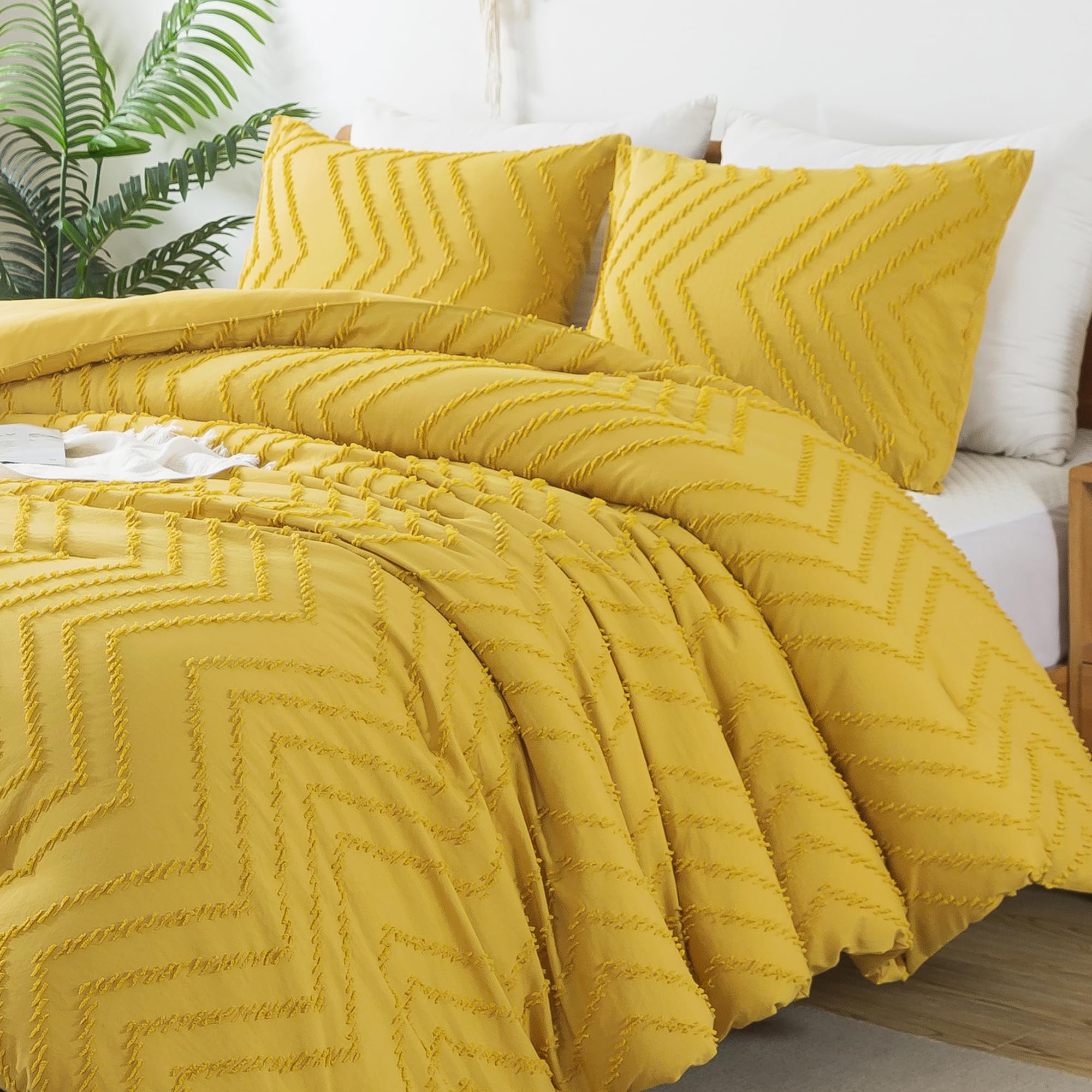Litanika Mustard Yellow Queen Size Comforter Sets, 3 Pieces Lightweight Chevron Tufted Bedding Comforter Set, Fluffy Down Altern